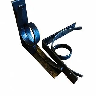 Изготовление кованого кронштейна FBS-37, цвет состаренная бронза